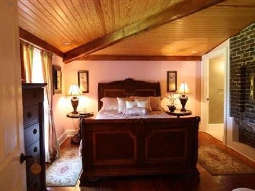 Chestnut Hill Bed & Breakfast Orange Номер фото